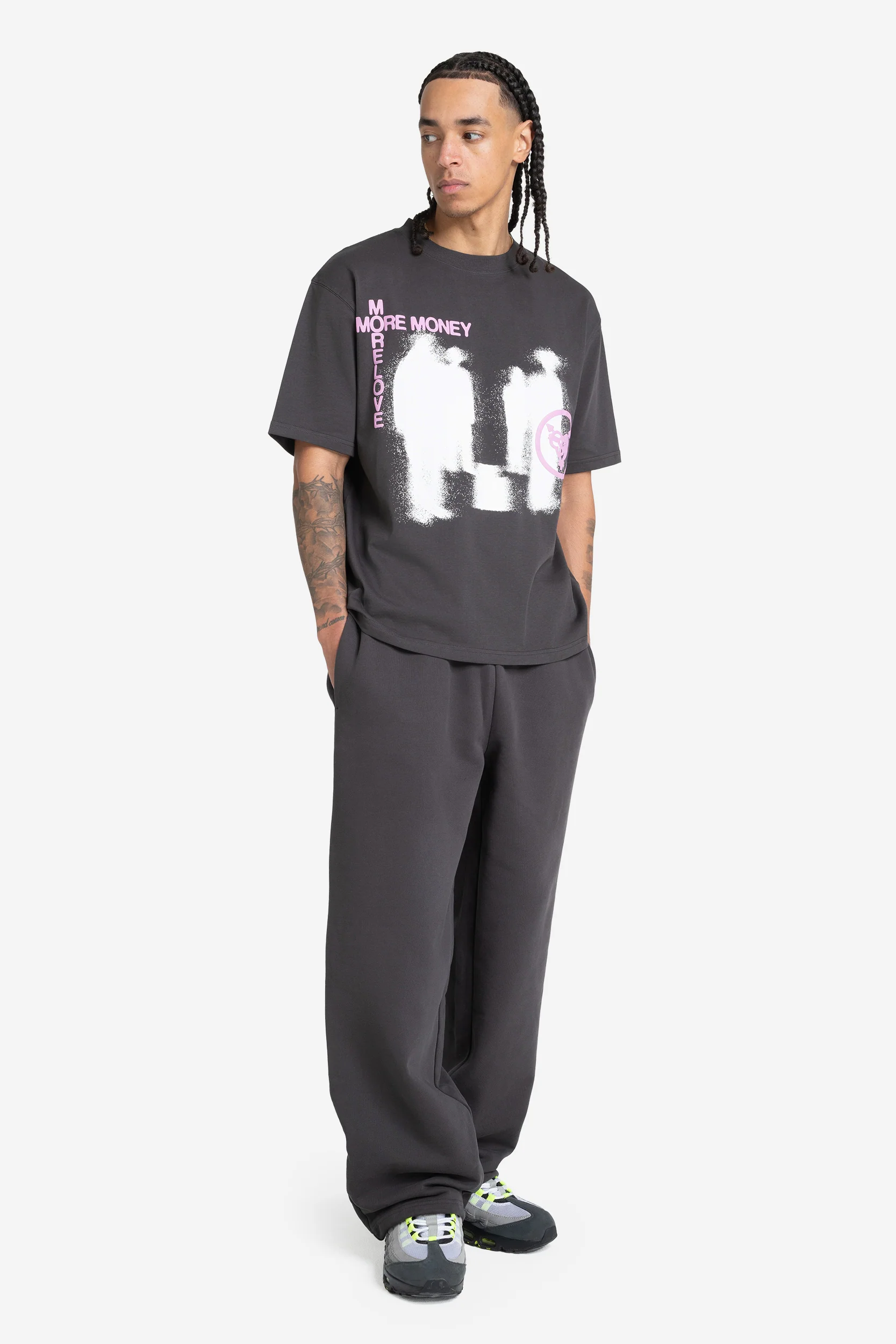LOST BOND TEE DARK GREY + OPEN LEG JOGGER DARK GREY