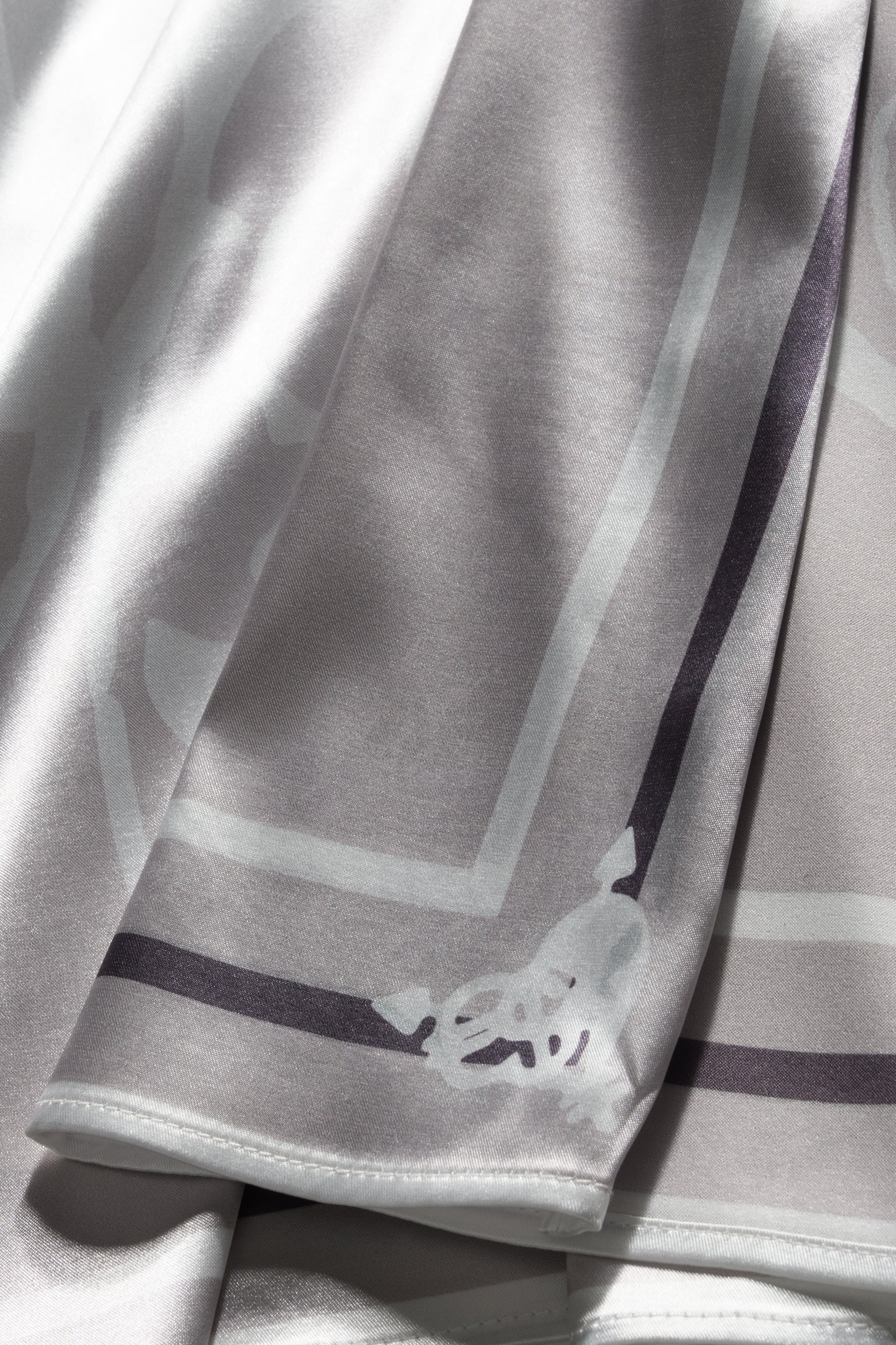 MONEY BANDANA GREY - Image 3