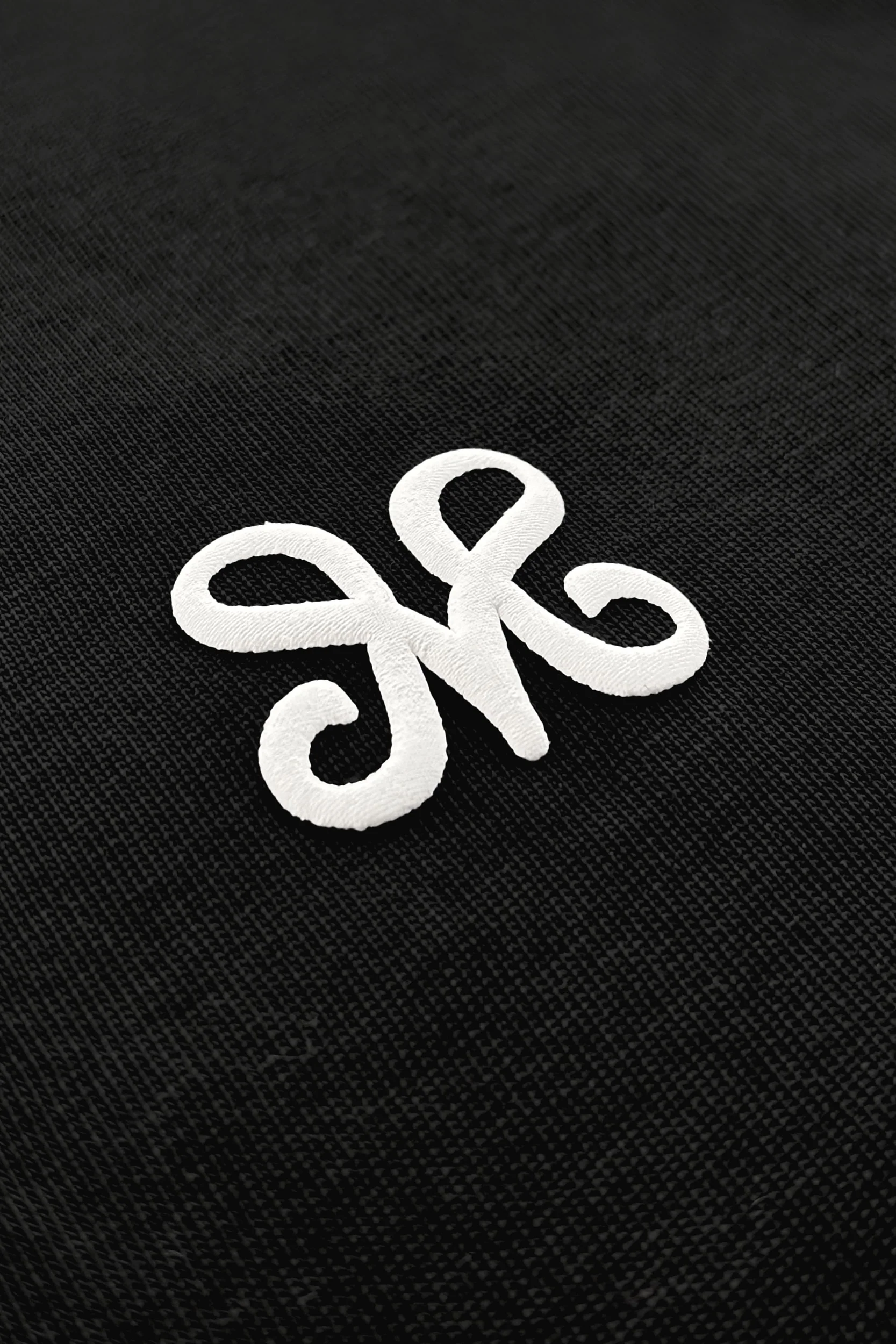 MONOGRAM LONGSLEEVE BLACK - Image 7