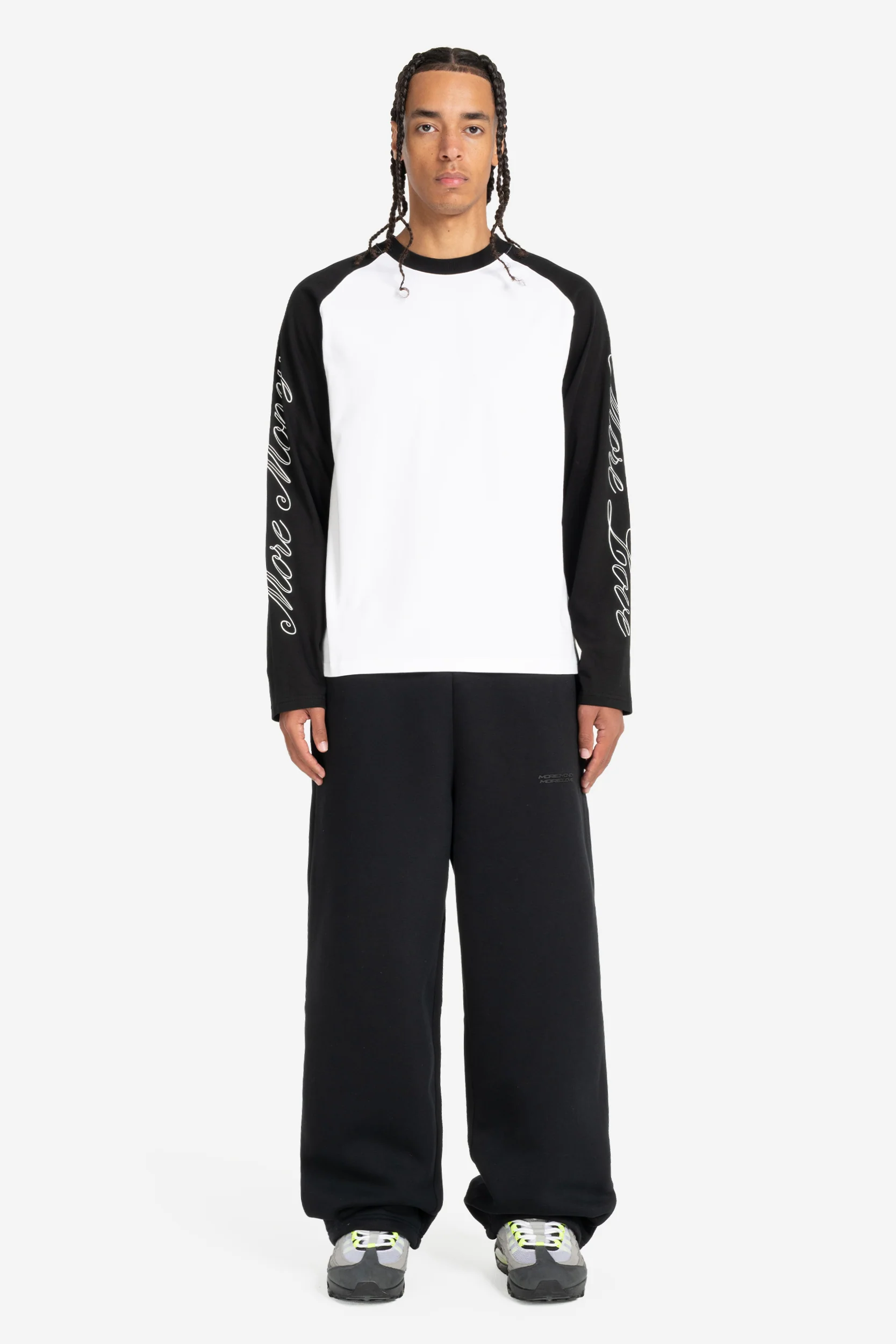 SCRIPT RAGLAN LONGSLEEVE BLACK - Image 3